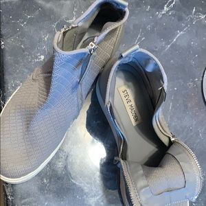 Wedge platform tennis shoe